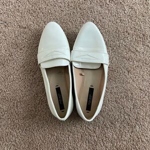 Zara White Glossy Pointy Flats